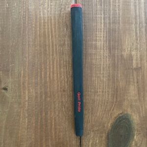 Black golf pride putter grip